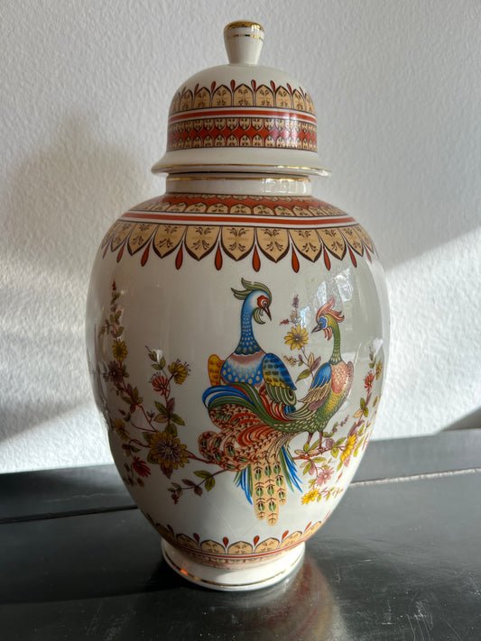 Porcelain lidded ginger jar with pheasant decoration by Fratelli Gialletti